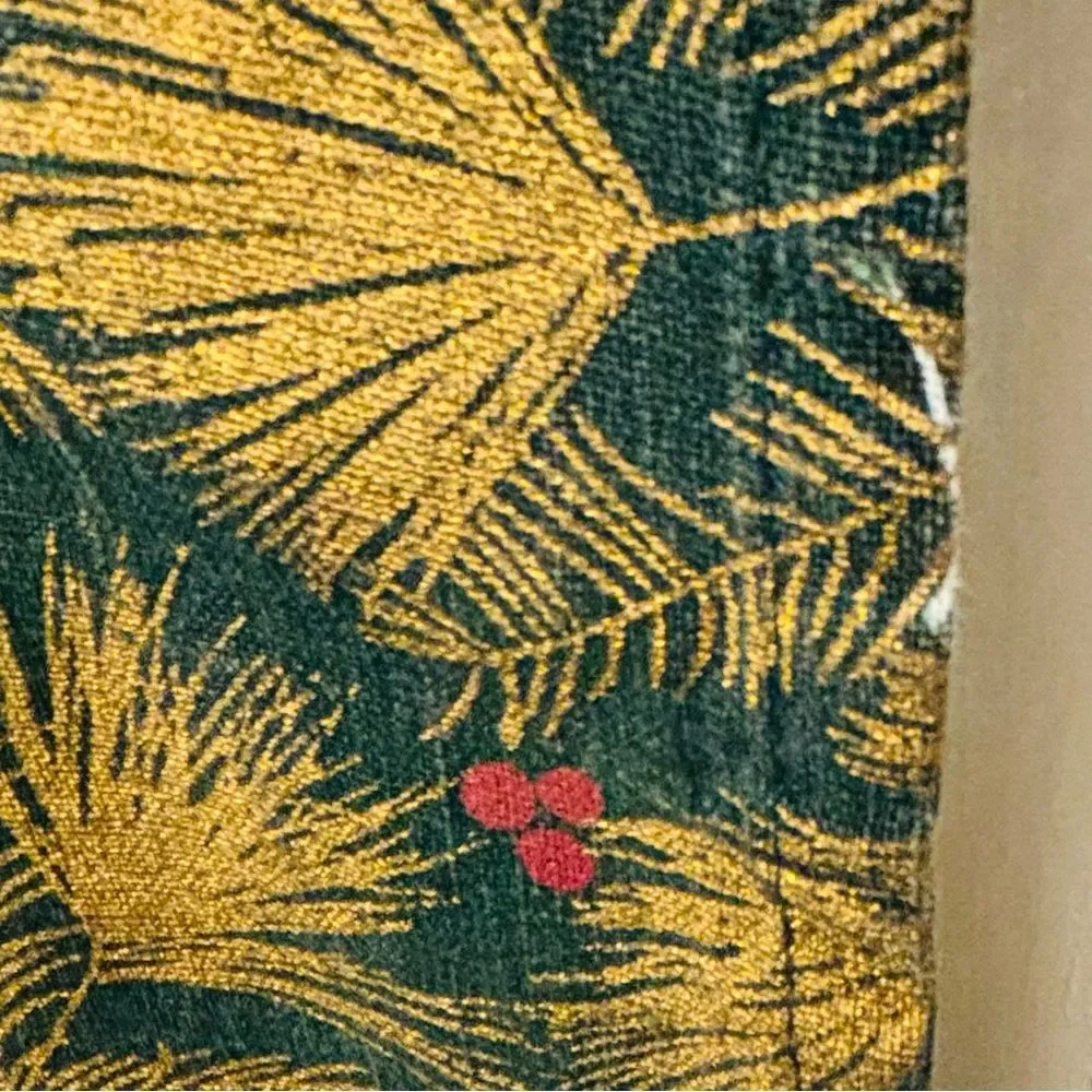 Artisan Luxe Home Dark Green Holiday Cotton Tablecloth Gold Leaves Red Berries